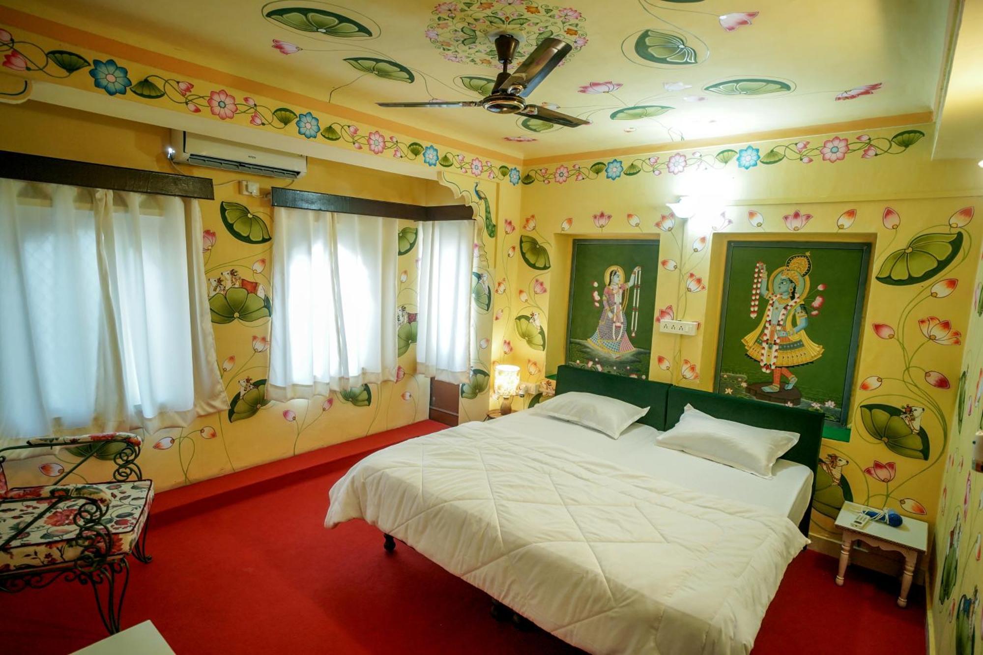 Hotel Island Tower Udaipur